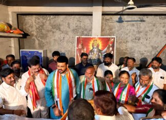 మెదక్ పట్టణంలోని 29 వార్డులో ఎమ్మెల్యే మైనంపల్లి రోహిత్ ఇంటింటి ప్రచారం నిర్వహించారు